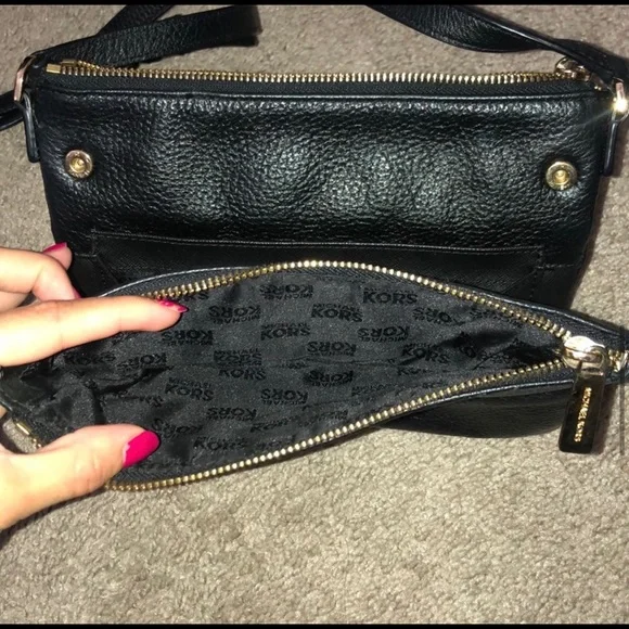 Michael Kors black crossbody purse - Picture 5 of 6